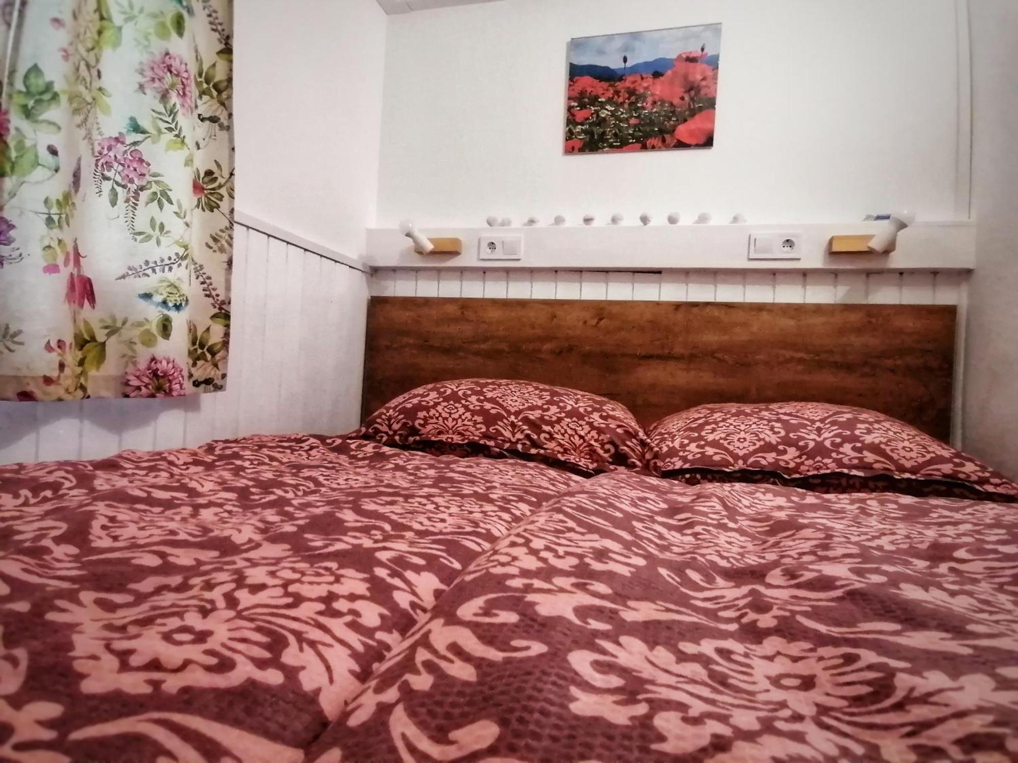 Barkoca Es Szepkilatas Vendeghaz / Cabin Verőcemaros Ruang foto